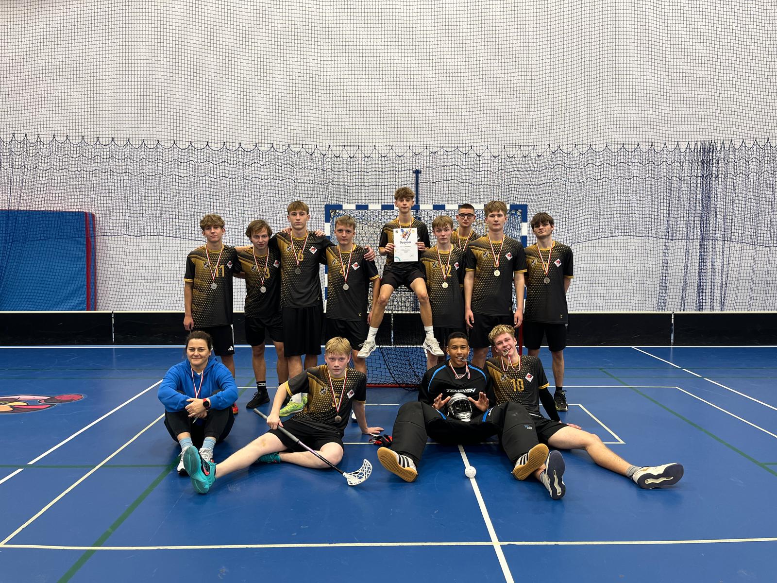 You are currently viewing II miejsce w Mistrzostwach Powiatu w Unihokeju chłopców