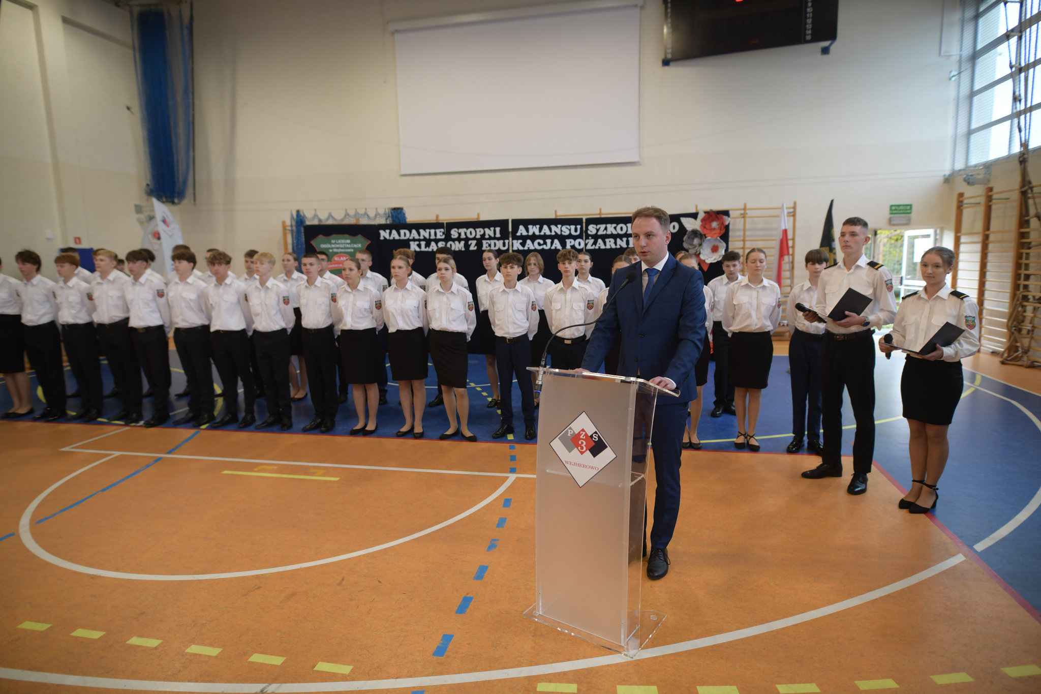 You are currently viewing NADANIE STOPNI AWANSU SZKOLNEGO UCZNIOM KLAS Z EDUKACJĄ POŻARNICZĄ.