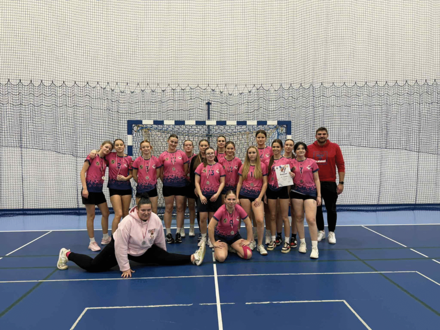 PIŁKARKI RĘCZNE PZS3 WICEMISTRZYNIAMI POWIATU