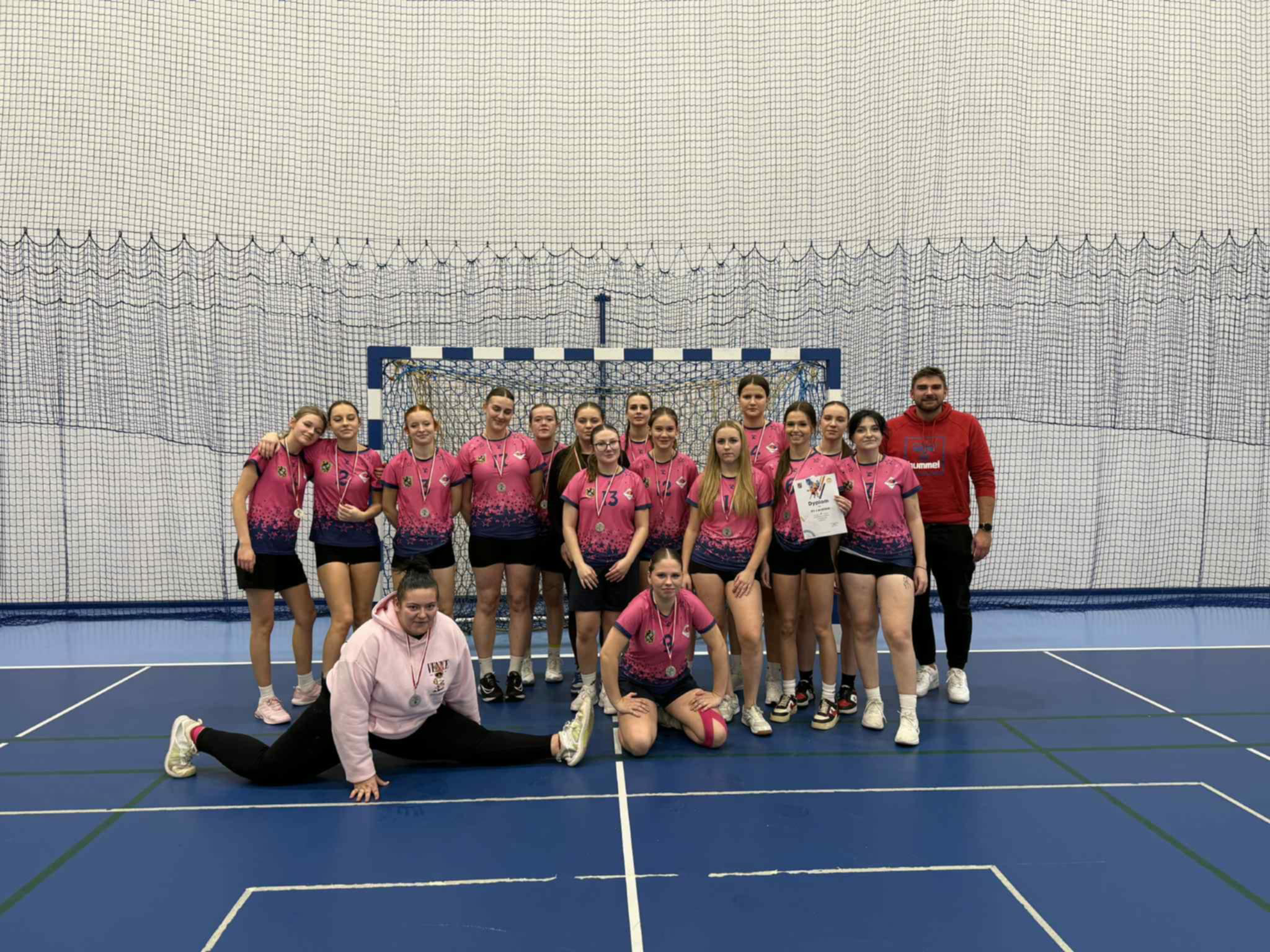 You are currently viewing PIŁKARKI RĘCZNE PZS3 WICEMISTRZYNIAMI POWIATU